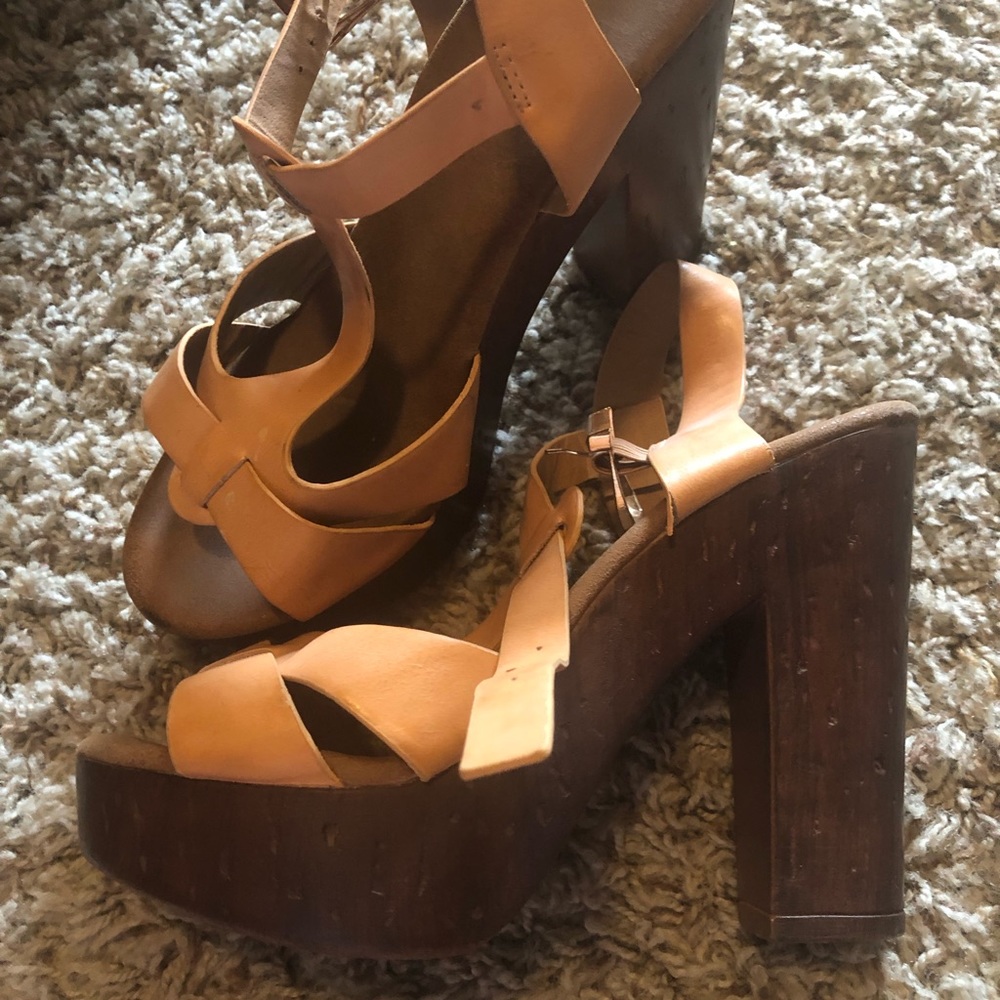 Heels - Picture 2 of 5